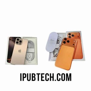 Dua set kotak ponsel yang berbeda. Satu berisi ponsel emas, dan satu lagi berisi ponsel oranye tembaga, menunjukkan aksesori dan kabel di dalam kotak.